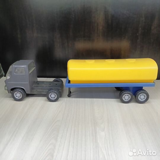 Игрушка СССР машинка бензовоз жесть