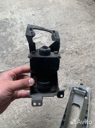 Форсунка левая омывателя фар