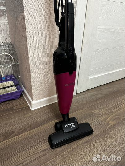 Вертикальный пылесос 1000 W