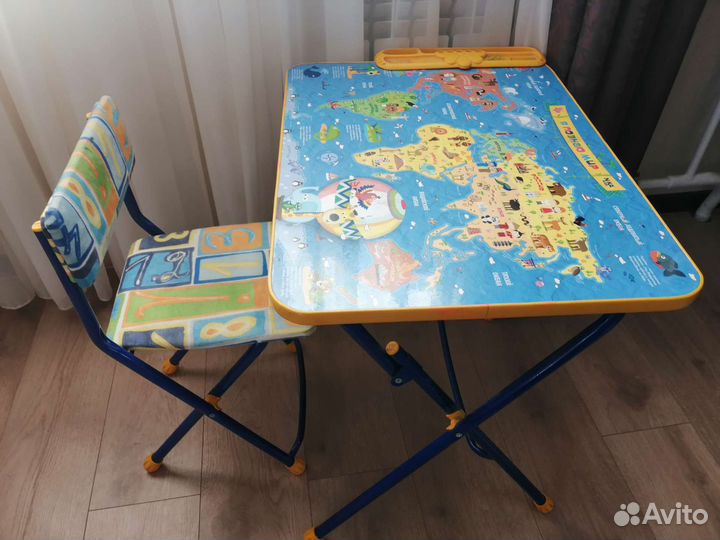 Комплект детской мебели стол и стул