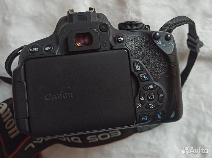 Фотоаппарат canon 700d,объектив canon 50mm f1.8stm