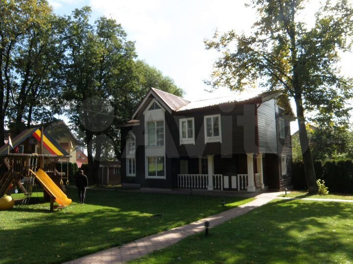 Дом 425 м² на участке 3 га