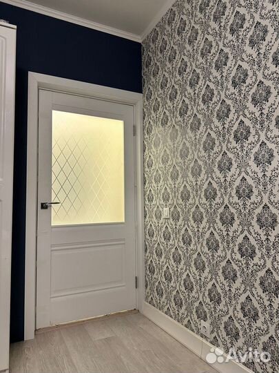 Двери Прима с большим стеклом