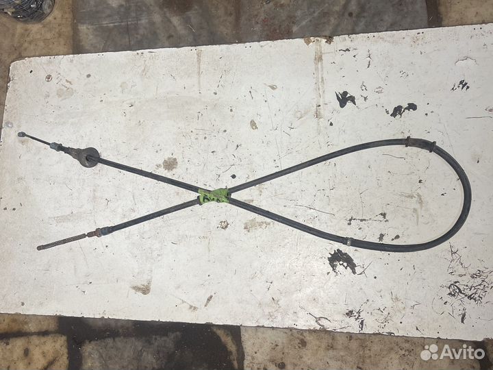 Трос ручника Mitsubishi Space Runner