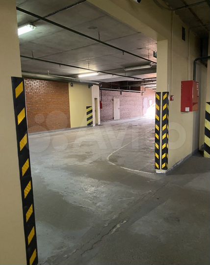 Машиноместо, 15 м²