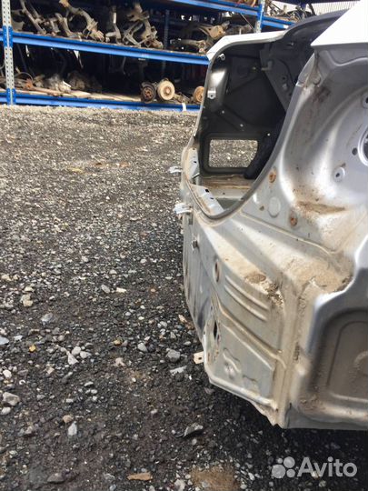 Б/У Панель задняя 5830702370 toyota