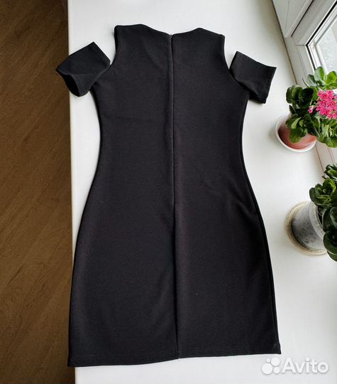Классическое черное платье мини