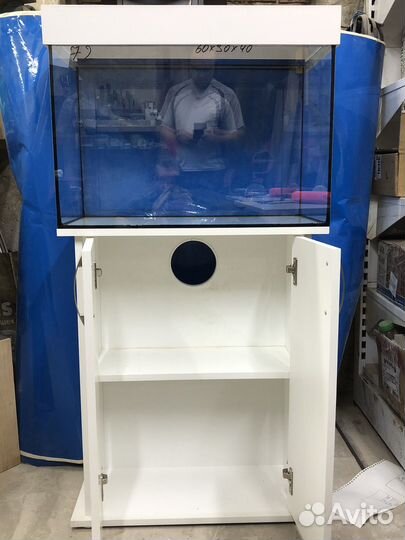 Аквариум с тумбой