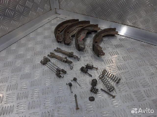 Механизм стояночного тормоза Renault Duster F4R