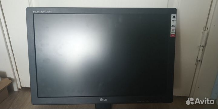 Монитор LG Flatron W2241S