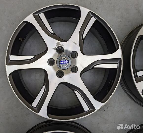 Оригинальные литые диски R-18 на Volvo XC-60