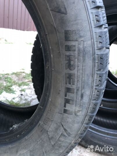 Pirelli Ice Zero 235/55 R17