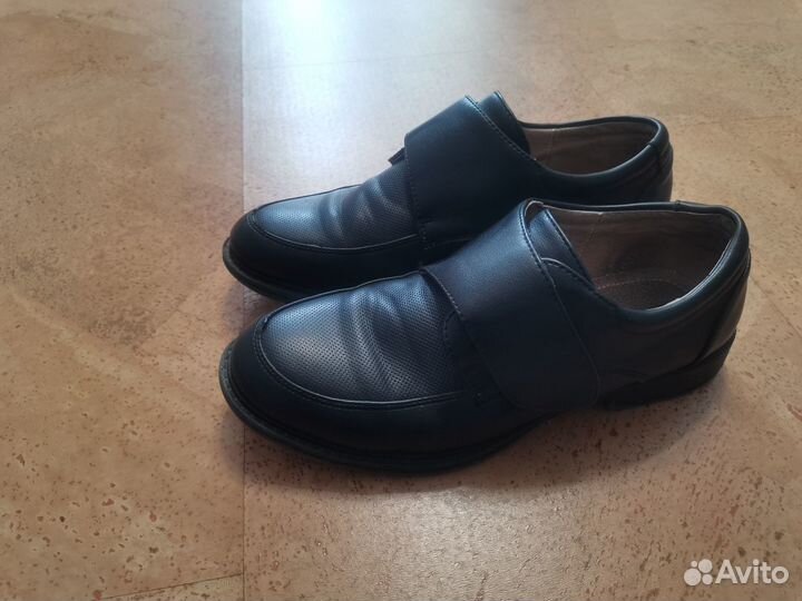 Продам туфли для мальчика