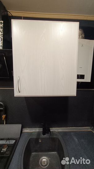 Кухонный гарнитур с мойкой из камня