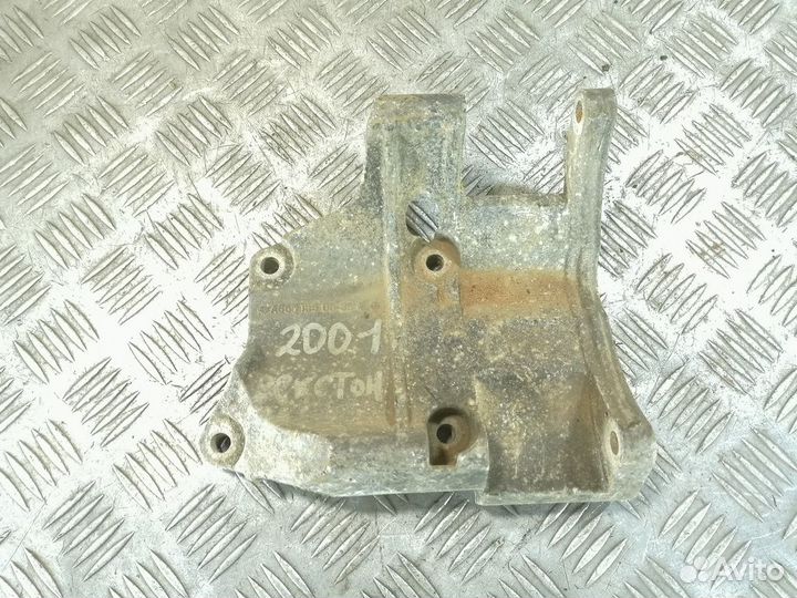 Кронштейн генератора Ssang yong Actyon 2010