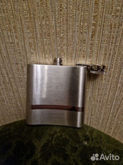 Фляжка для алкоголя.1- Rabbit. 2- со стаканчиками