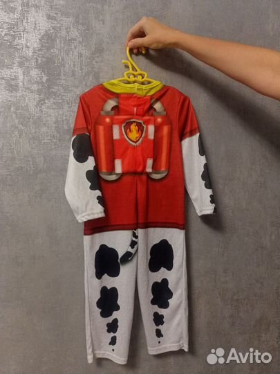 Яркий новогодний свитер