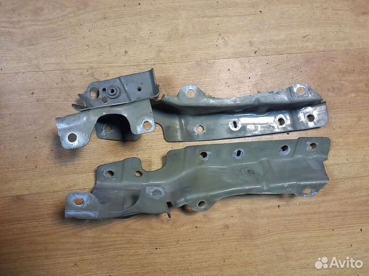 Кронштейны передних крыльев renault scenic 2