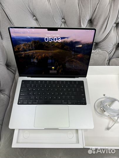 Macbook pro 14 m2