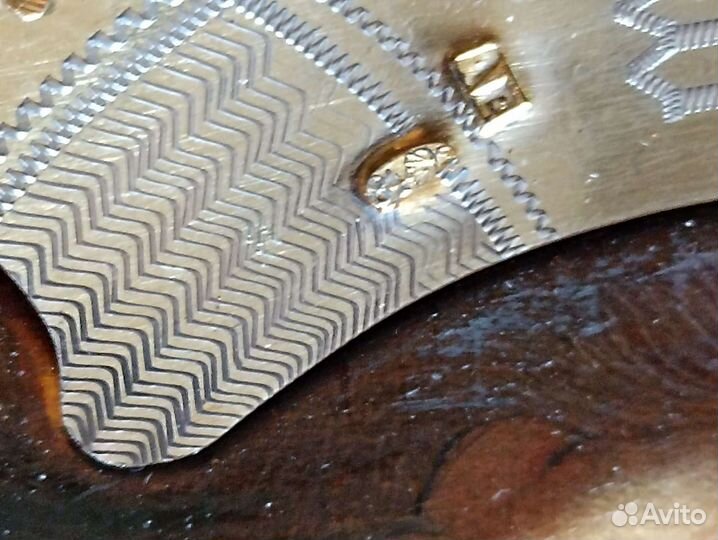 Икона старинная в серебряном окладе, киот