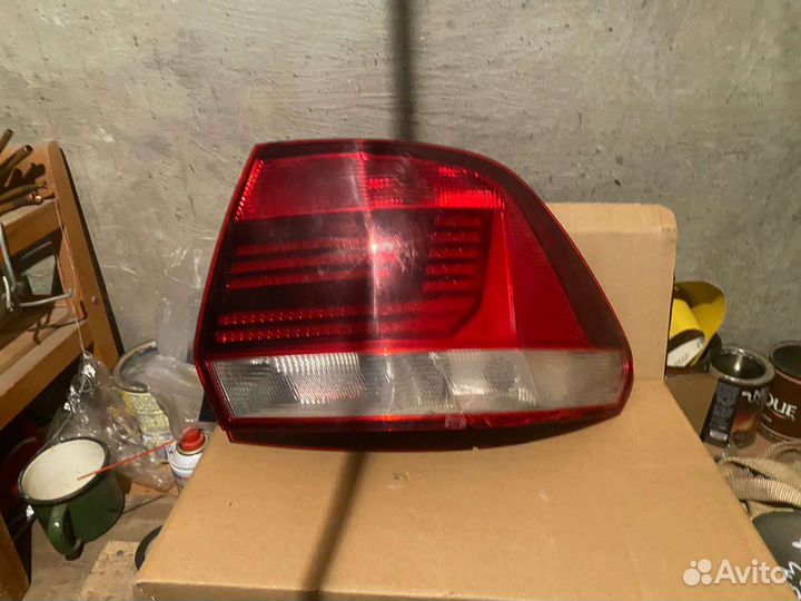 Фонарь задний правый на volkswagen polo рестайлинг
