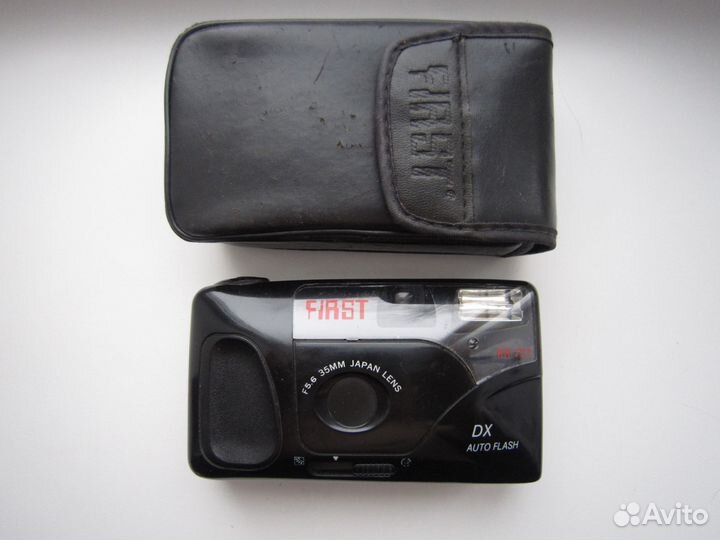 Фотоаппараты praktica и first с чехлами