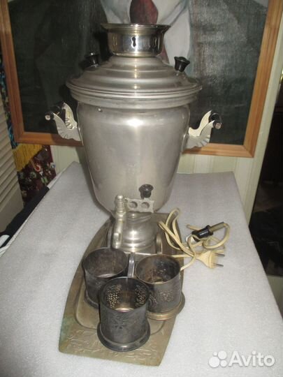 Самовар с подстаканниками