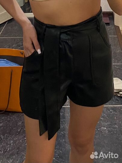 Кожаные шорты