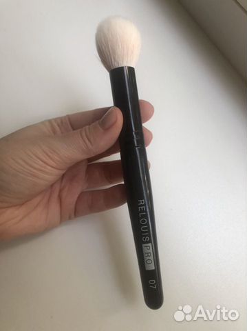 Кисть для макияжа