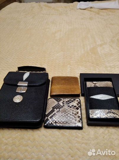 Барсетка, обложка и ремни. Экзотическая кожа
