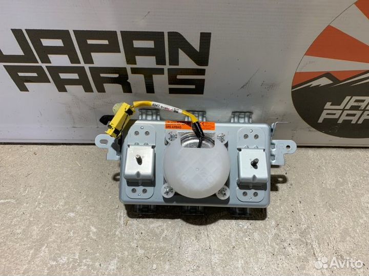 Подушка безопасности пассажирская (в торпедо) Mazd