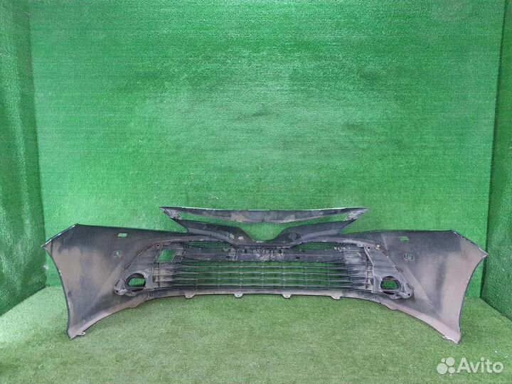 Бампер передний Toyota Camry