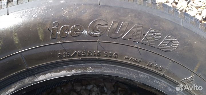 Yokohama Ice Guard F700Z 215/65 R16