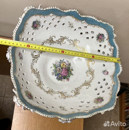 Большая фарфоровая ваза