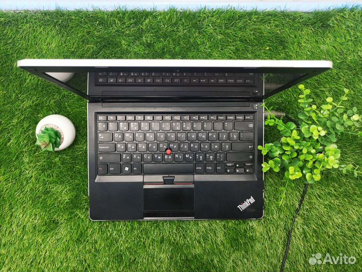 Ноутбук Lenovo ThinkPad Edge 11 с гарантией