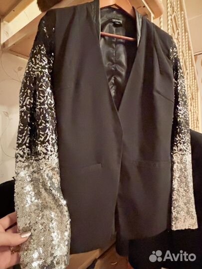 Пиджаки и жакеты женские