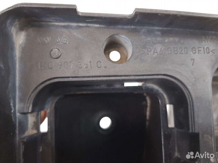 Корпус блока предохронителей Шкода Октавия а5 рест