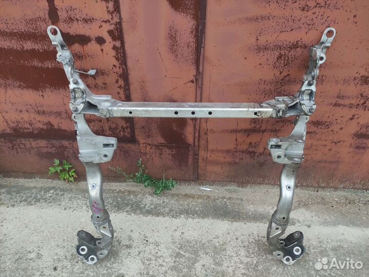 Подрамник Ауди А4 Б8