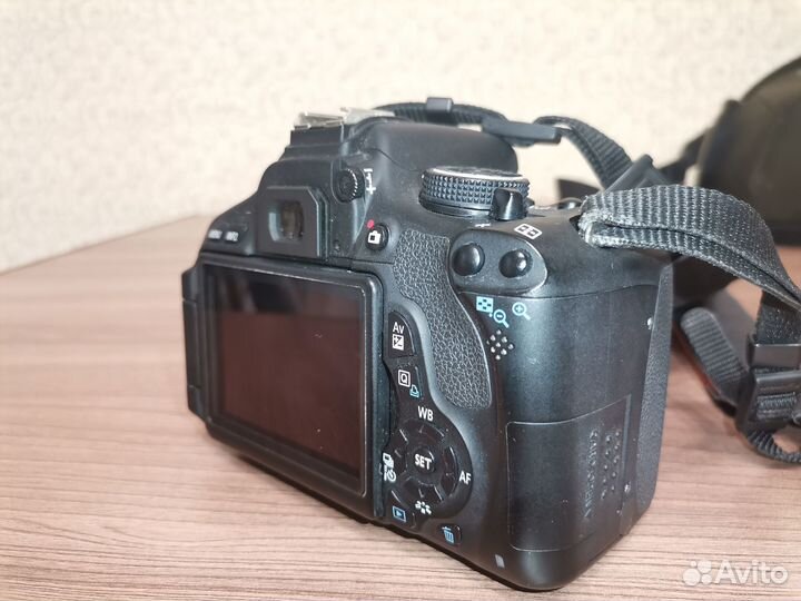 Canon EOS 600D Kit 18-55