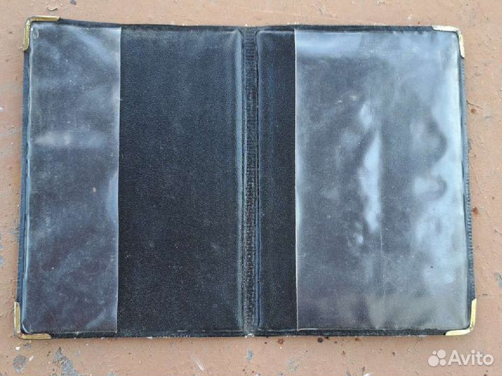 Кожаная обложка на паспорт