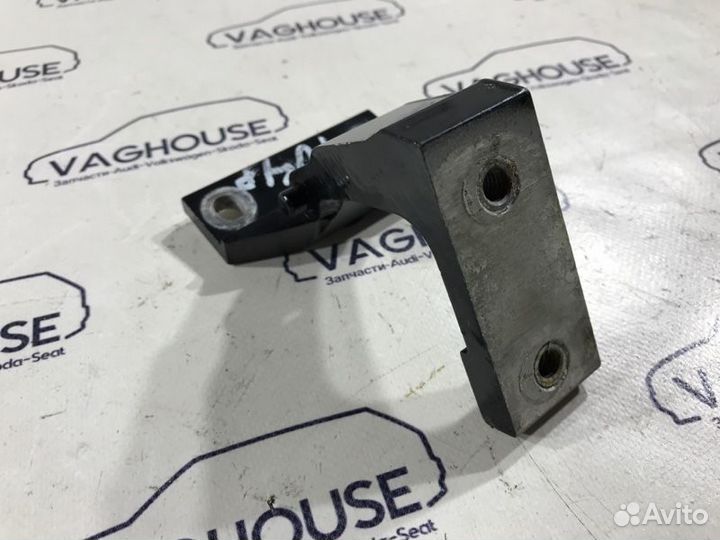 Петля двери задняя правая Audi S8 D2 4D 4.2 2000