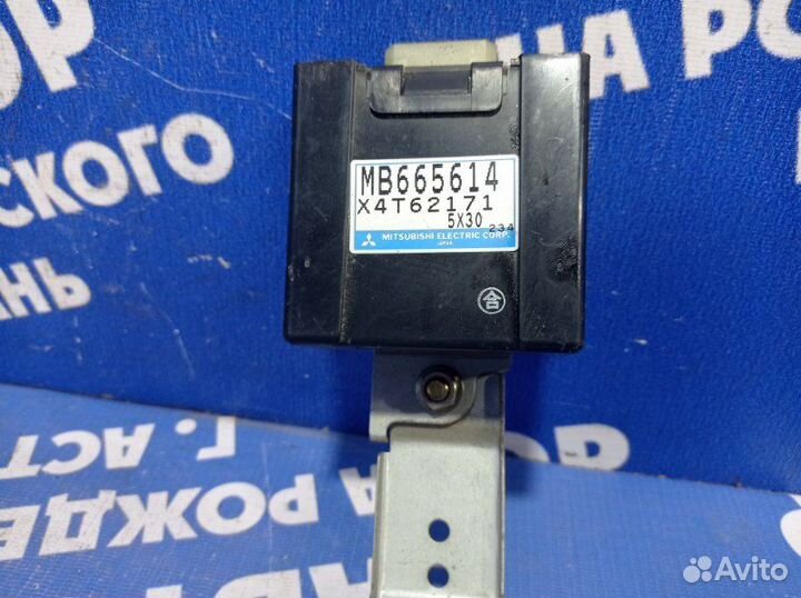 Блок управления подвеской Mitsubishi Pajero 2