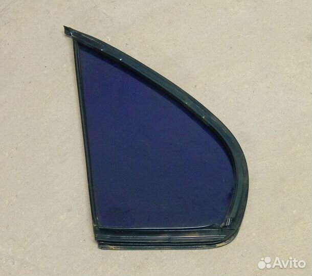 Стекло кузова глухое правое Primera P10 (хэтч)