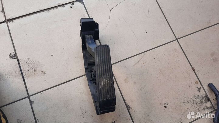Педаль газа mercedes w211