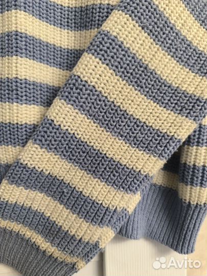 Свитер женский