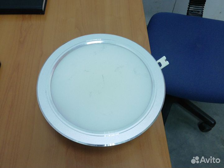 Светильник потолочный светодиодный