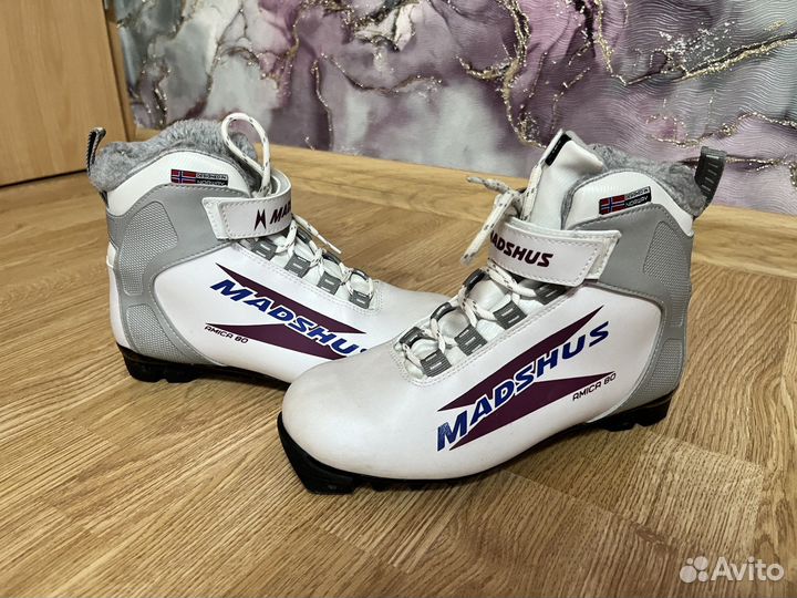 Беговые лыжи комплект