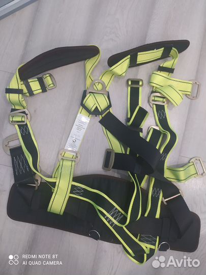 Страховочная привязь