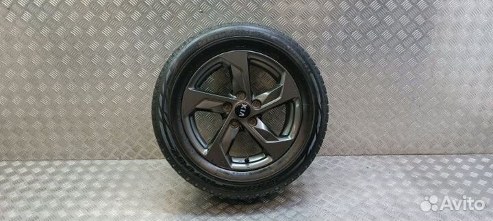 R16 Bridgestone Blizzak Revo GZ 215/60, PCD 5x114.3 DIA 67.1