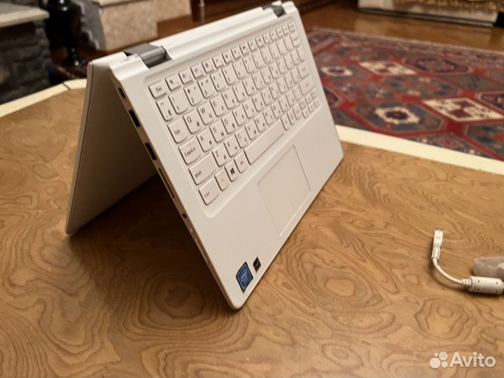 Ноутбук-трансформер Lenovo
